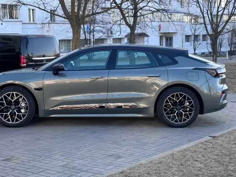 2024 Zeekr 001 с пробегом 10 км
