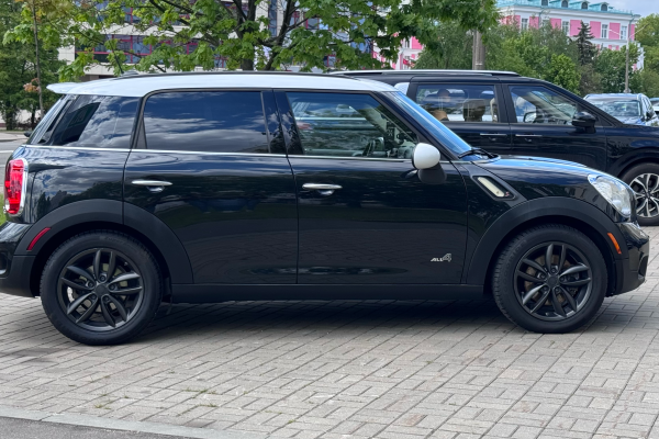 2011 Mini Countryman с пробегом 140 000 км