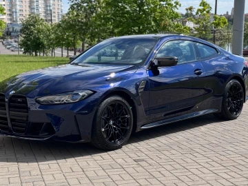 2021 BMW M4 с пробегом 15 000 км