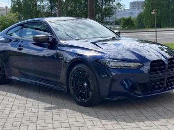 2021 BMW M4 с пробегом 15 000 км