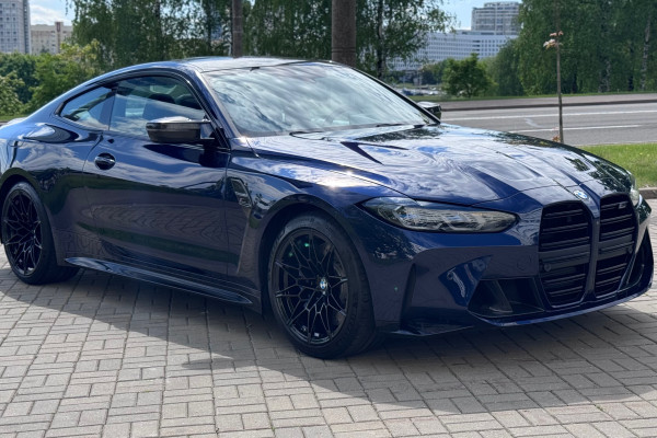 2021 BMW M4 с пробегом 15 000 км