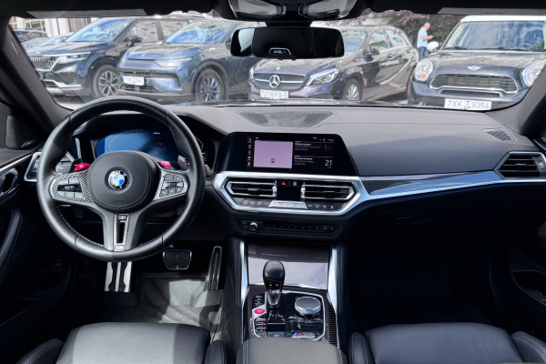 2021 BMW M4 с пробегом 15 000 км
