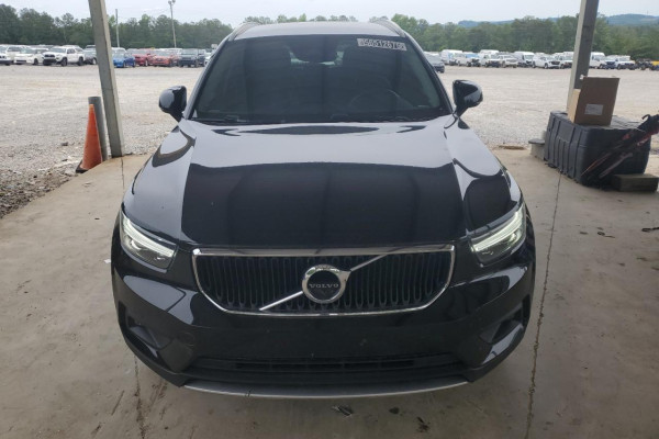 2022 Volvo XC40 с пробегом 83 000 миль