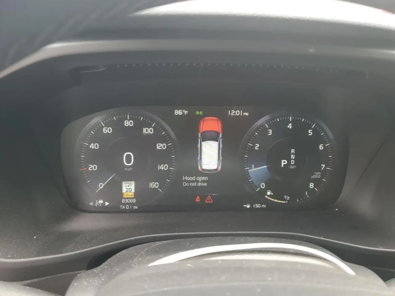 2022 Volvo XC40 с пробегом 83 000 миль