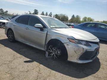 2021 Toyota Camry с пробегом 69 000 миль