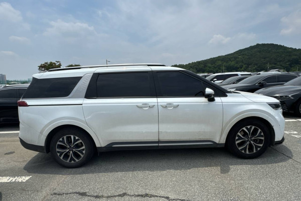 2022 Kia Carnival с пробегом 209 130 км
