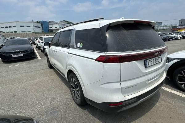 2022 Kia Carnival с пробегом 209 130 км