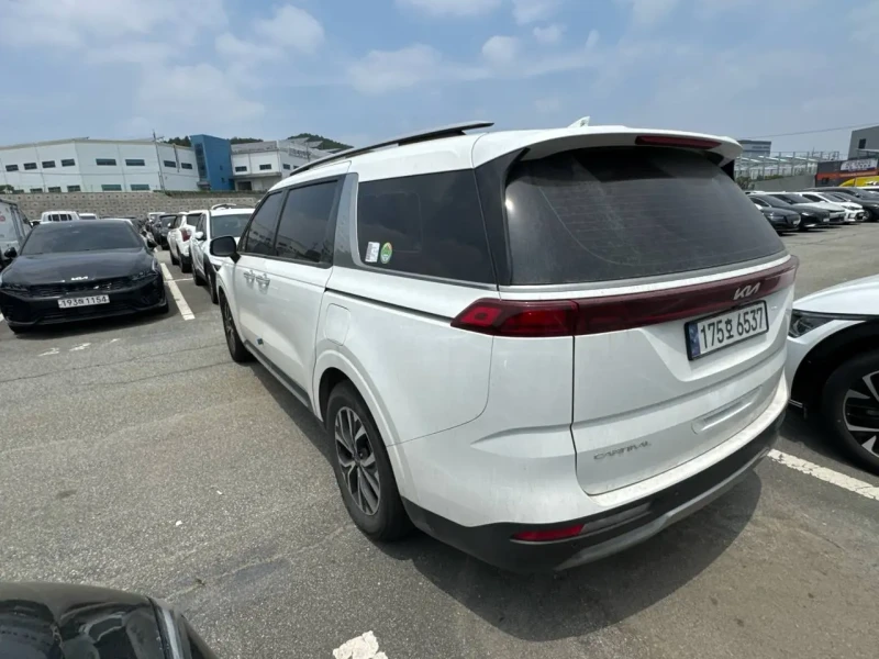 2022 Kia Carnival с пробегом 209 130 км
