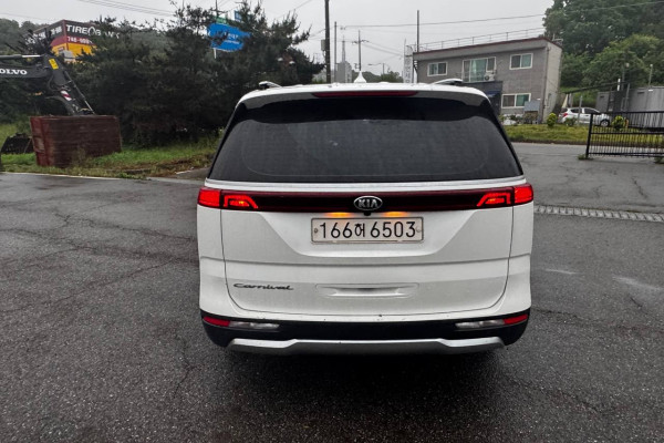 2021 Kia Carnival с пробегом 194 870 км