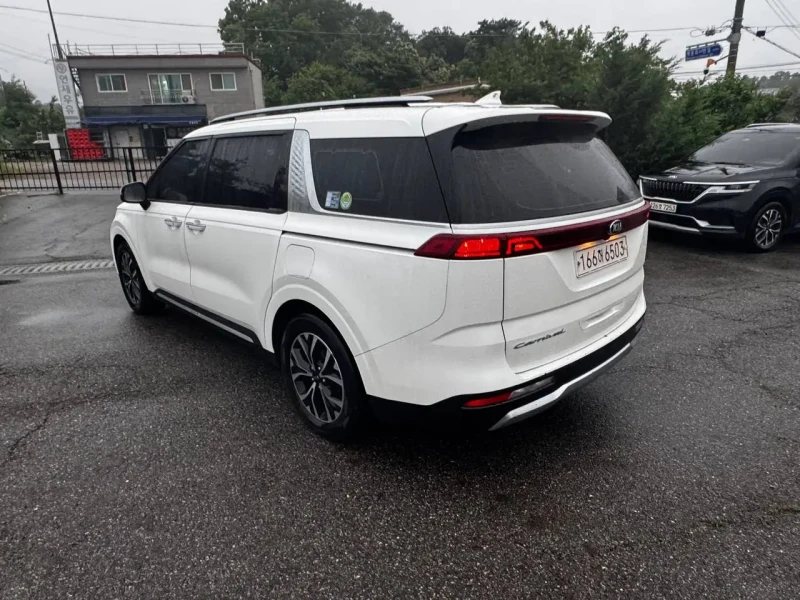 2021 Kia Carnival с пробегом 194 870 км