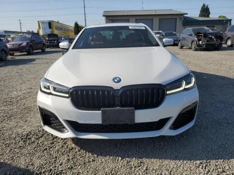 2022 BMW 5 серии с пробегом 44 933 км