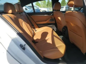 2022 BMW 5 серии с пробегом 44 933 км