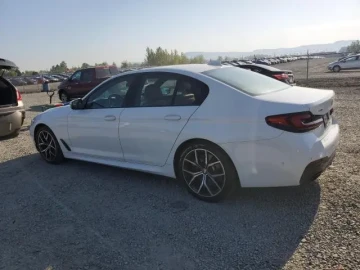 2022 BMW 5 серии с пробегом 44 933 км