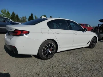 2022 BMW 5 серии с пробегом 44 933 км