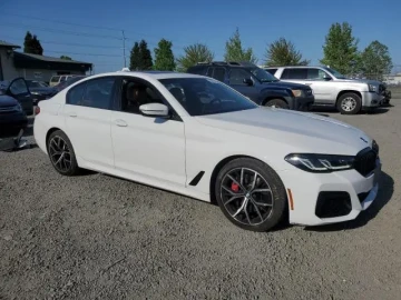 2022 BMW 5 серии с пробегом 44 933 км
