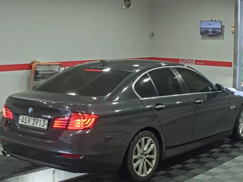 2015 BMW 5 серии с пробегом 151 300 км