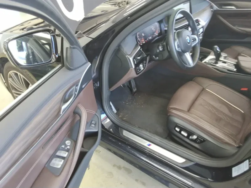 2020 BMW 5 серии с пробегом 48 569 км