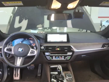 2020 BMW 5 серии с пробегом 48 569 км