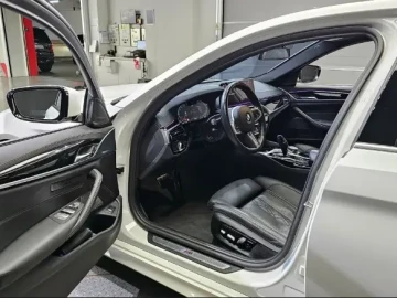2022 BMW 5 серии с пробегом 64 544 км