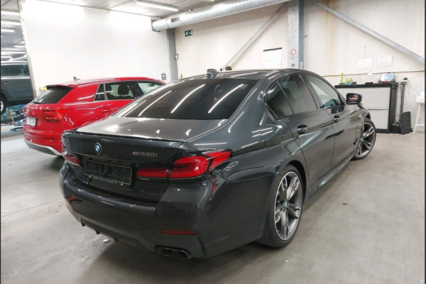 2021 BMW 5 серии с пробегом 64 867 км