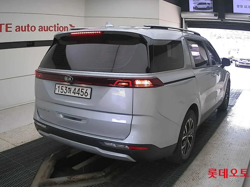 2020 Kia Carnival с пробегом 157 324 км