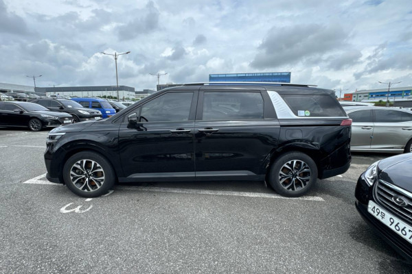 2021 Kia Carnival с пробегом 44 000 км