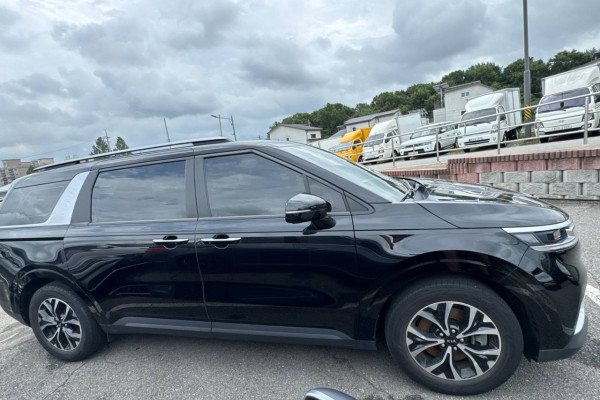 2021 Kia Carnival с пробегом 44 000 км