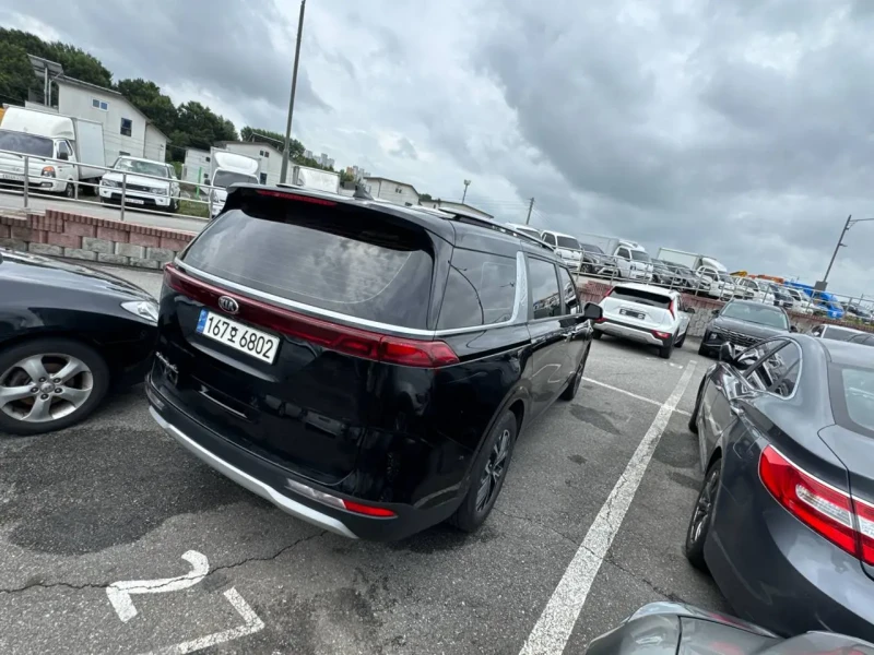 2021 Kia Carnival с пробегом 44 000 км
