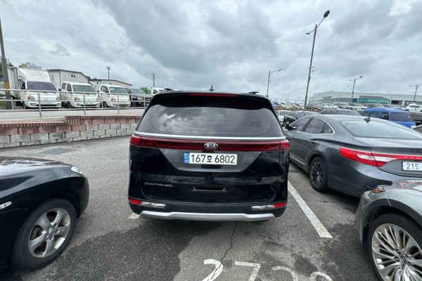 2021 Kia Carnival с пробегом 44 000 км