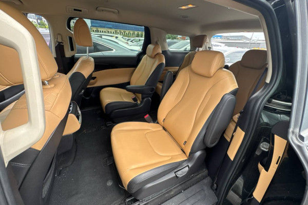 2021 Kia Carnival с пробегом 44 000 км