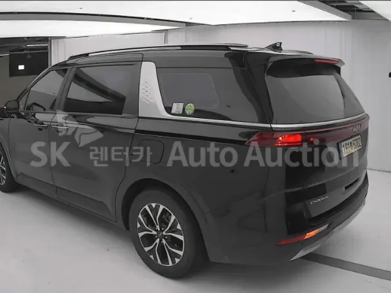 2022 Kia Carnival с пробегом 153 415 км