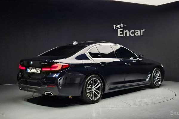 2022 BMW 5 серии с пробегом 42 911 км