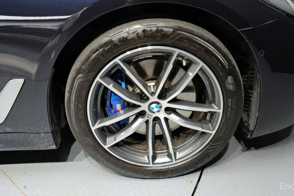 2022 BMW 5 серии с пробегом 42 911 км