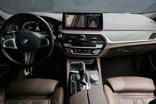 2022 BMW 5 серии с пробегом 42 911 км