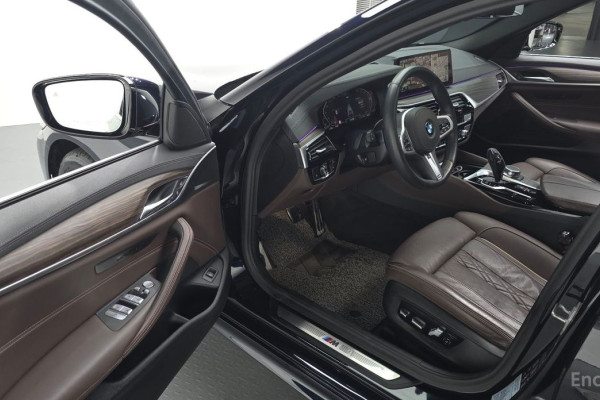 2021 BMW 5 серии с пробегом 48 610 км