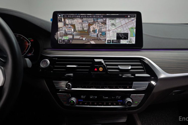 2021 BMW 5 серии с пробегом 48 610 км