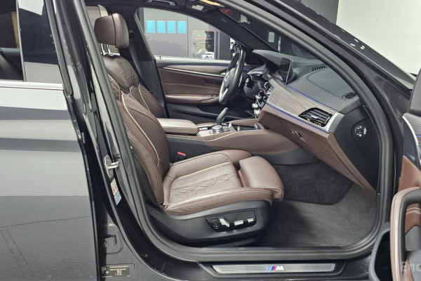 2020 BMW 5 серии с пробегом 111 383 км