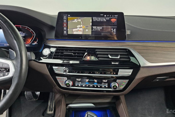 2020 BMW 5 серии с пробегом 111 383 км