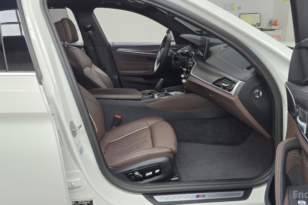 2023 BMW 5 серии с пробегом 66 812 км