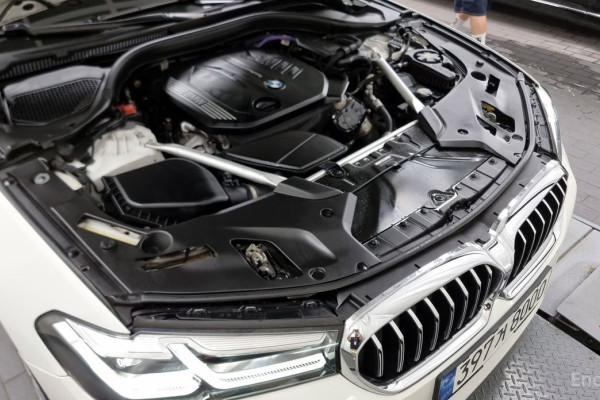 2021 BMW 5 серии с пробегом 106 584 км