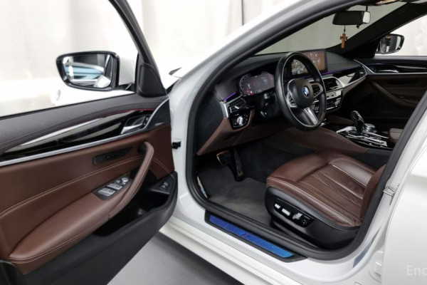 2021 BMW 5 серии с пробегом 106 584 км