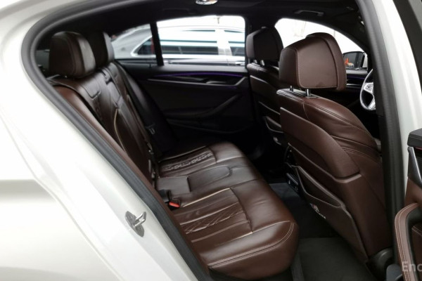 2021 BMW 5 серии с пробегом 106 584 км