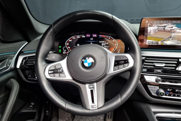 2023 BMW 5 серии с пробегом 47 397 км