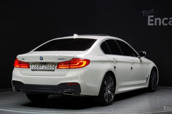 2020 BMW 5 серии с пробегом 48 971 км