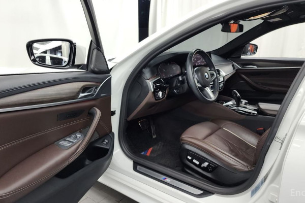 2020 BMW 5 серии с пробегом 48 971 км