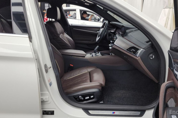 2020 BMW 5 серии с пробегом 48 971 км