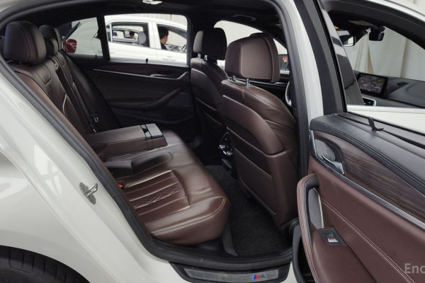 2020 BMW 5 серии с пробегом 48 971 км