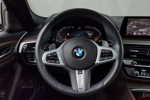 2020 BMW 5 серии с пробегом 48 971 км