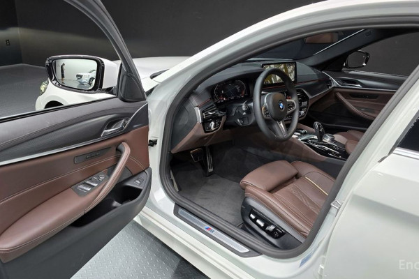 2023 BMW 5 серии с пробегом 23 966 км