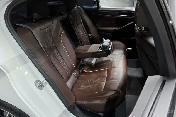 2023 BMW 5 серии с пробегом 23 966 км